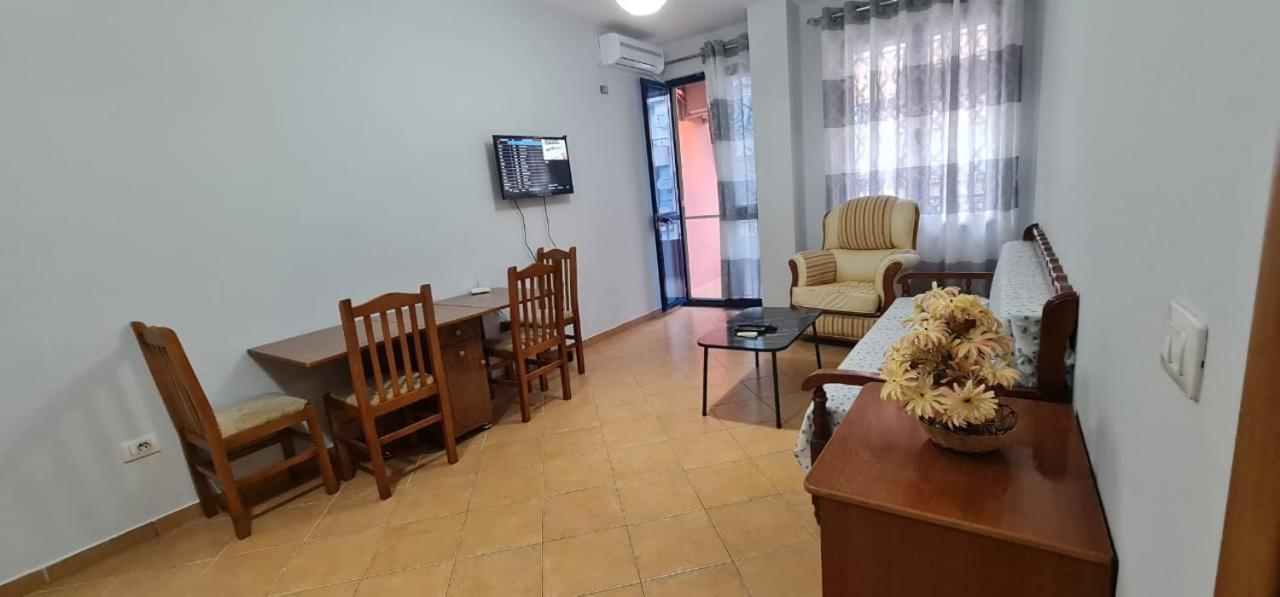 Miami Beach Apartments โกเลม ภายนอก รูปภาพ